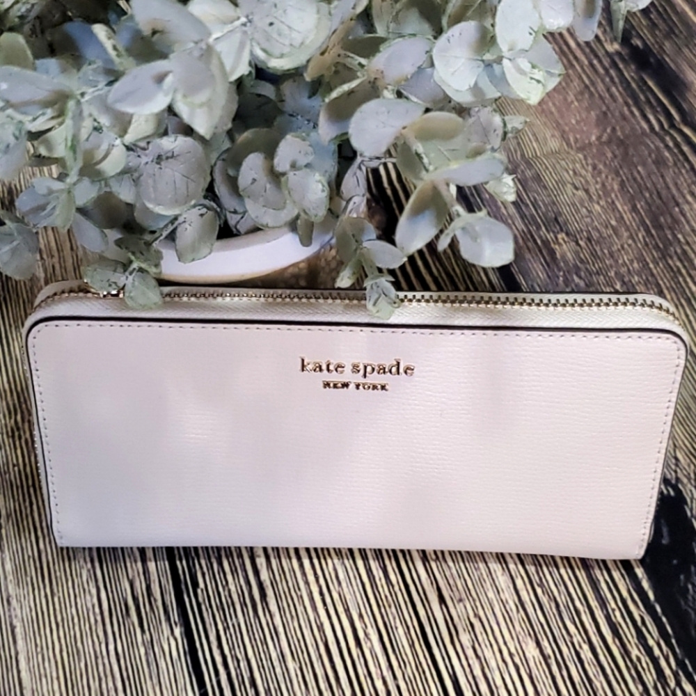 🌸KATE SPADE SLIM CONTINENTAL WALLET